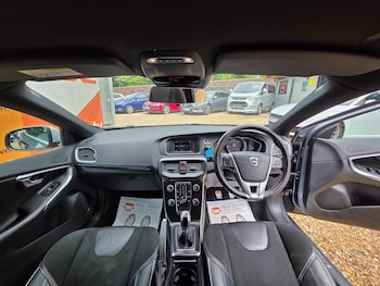 Used Volvo V40 2016 for sale - 78934132: Photo