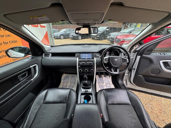 Used Land Rover Discovery Sport 2017 for sale - 76294606: Photo 2