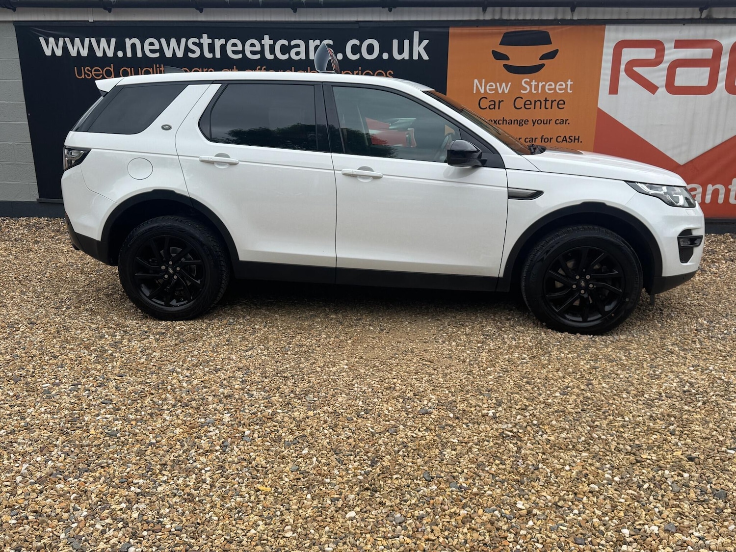 Used Land Rover Discovery Sport 2017 for sale - 76294606: Photo 5