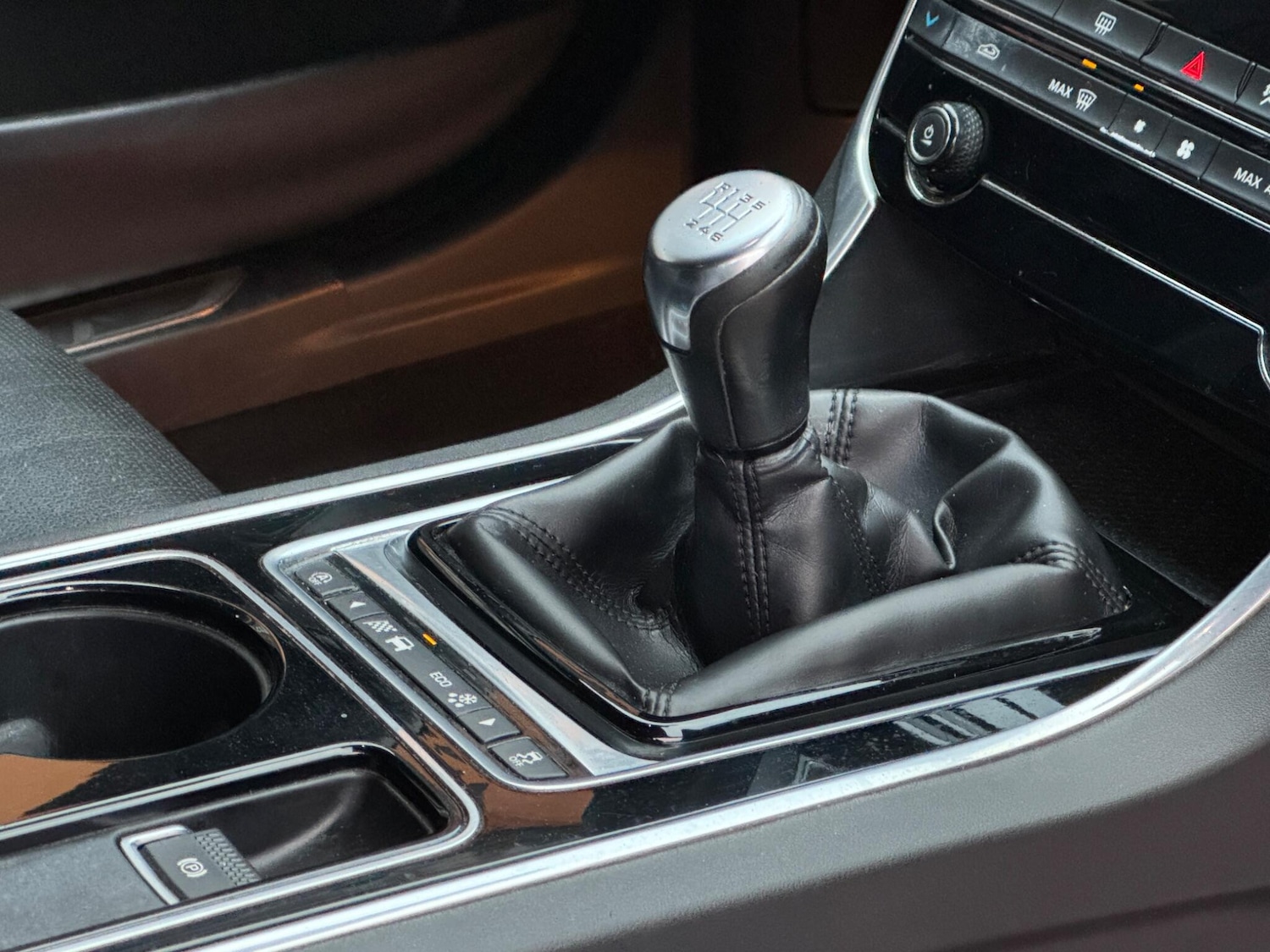 Used Jaguar XE 2017 for sale - 77049662: Photo 60