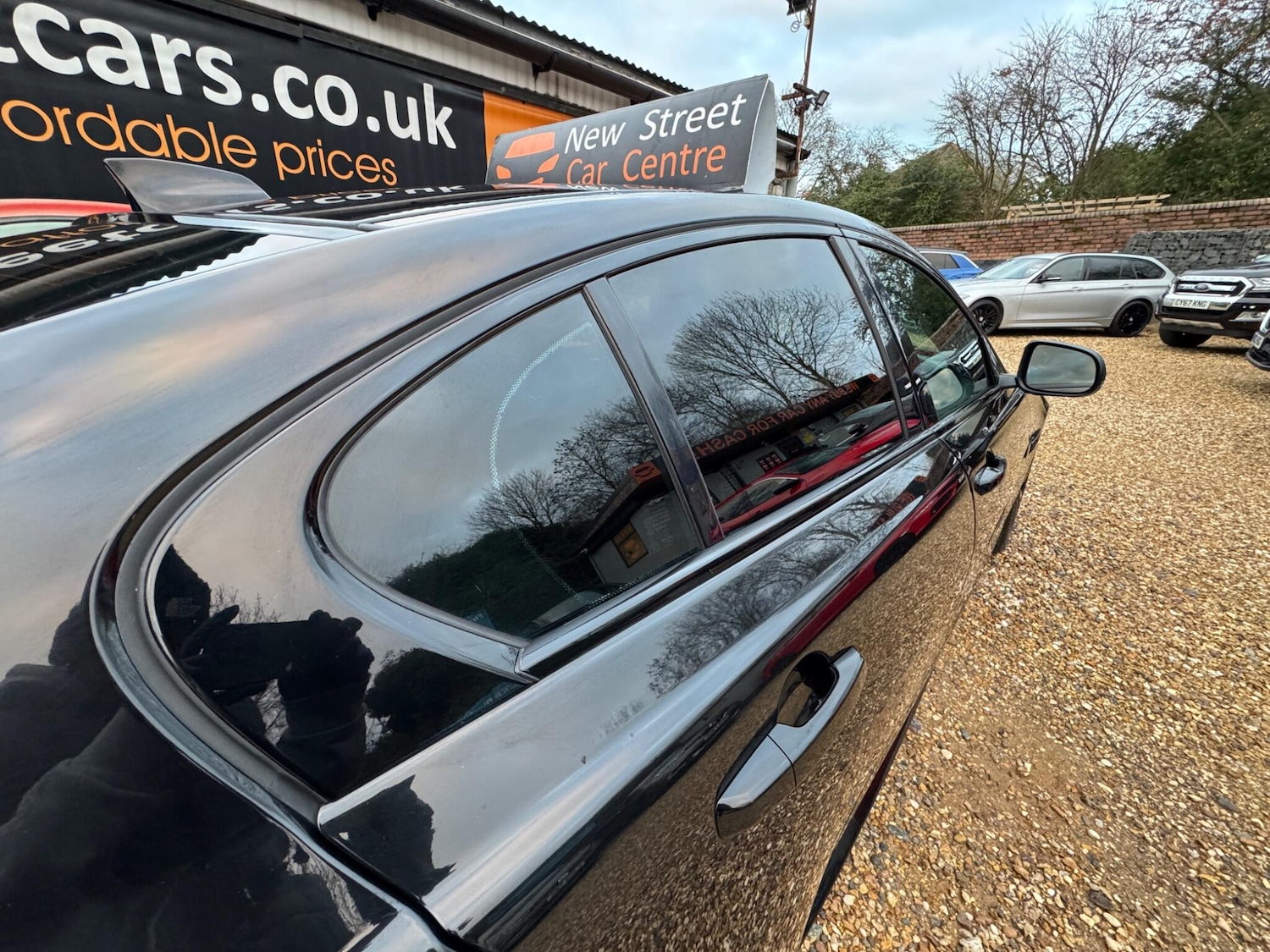 Used Jaguar XE 2017 for sale - 77049662: Photo 65