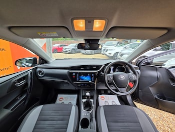 Used Toyota Auris 2017 for sale - 78795822: Photo