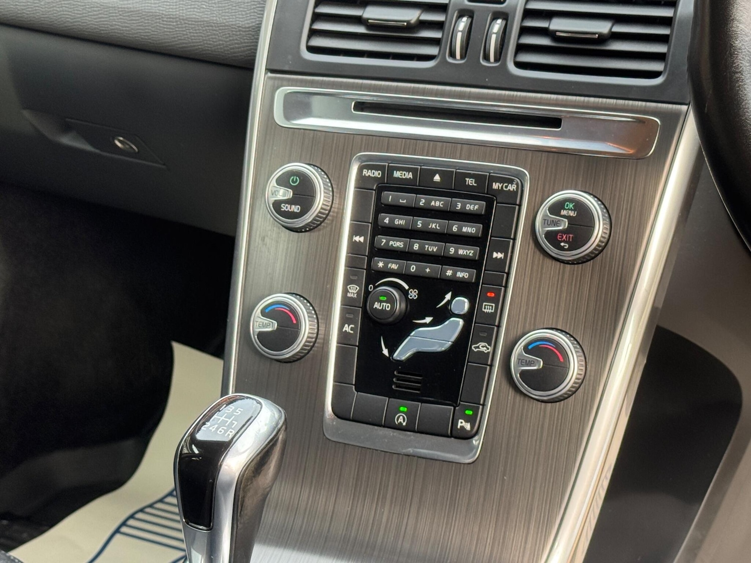 Used Volvo XC60 2015 for sale - 76408783: Photo 61