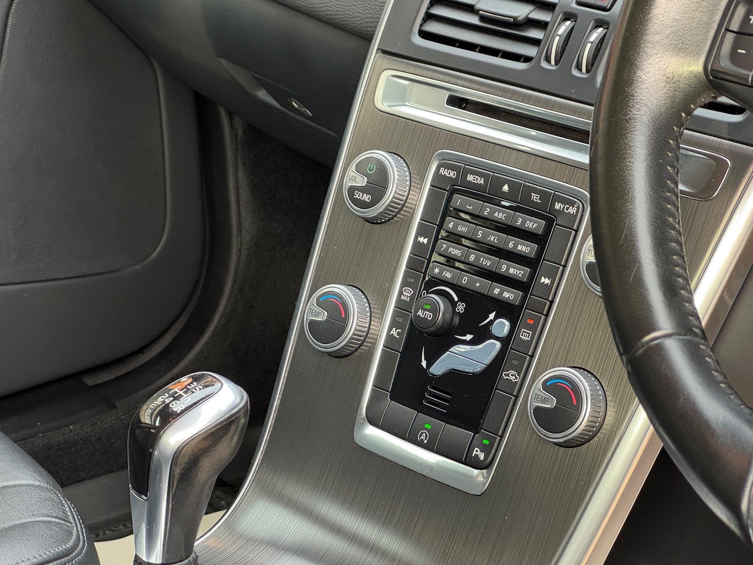 Used Volvo XC60 2015 for sale - 76408783: Photo 67