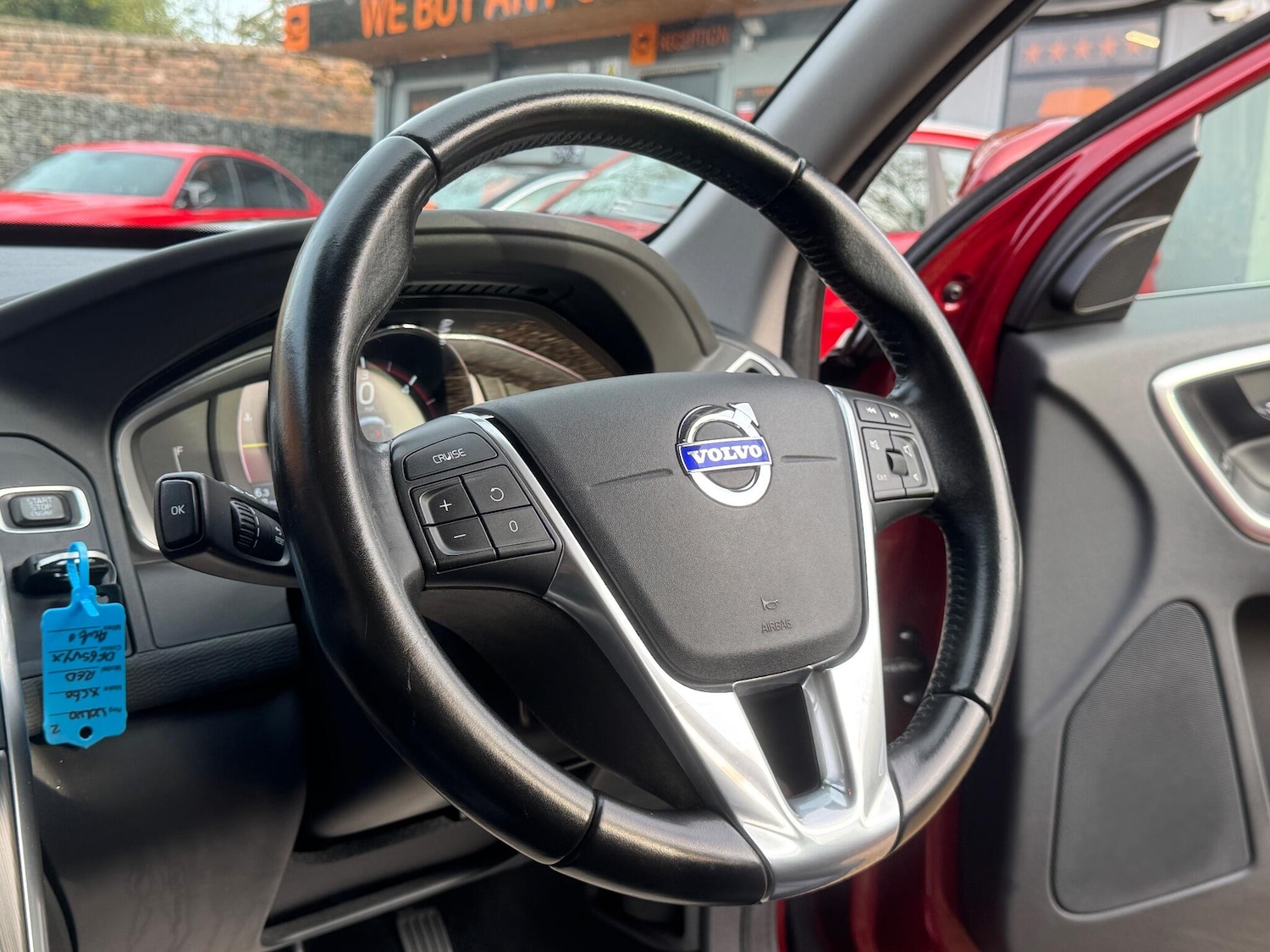 Used Volvo XC60 2015 for sale - 76408783: Photo 8