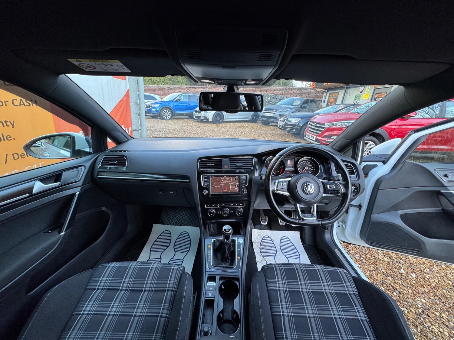 Used Volkswagen Golf 2016 for sale - 76752467: Photo 2