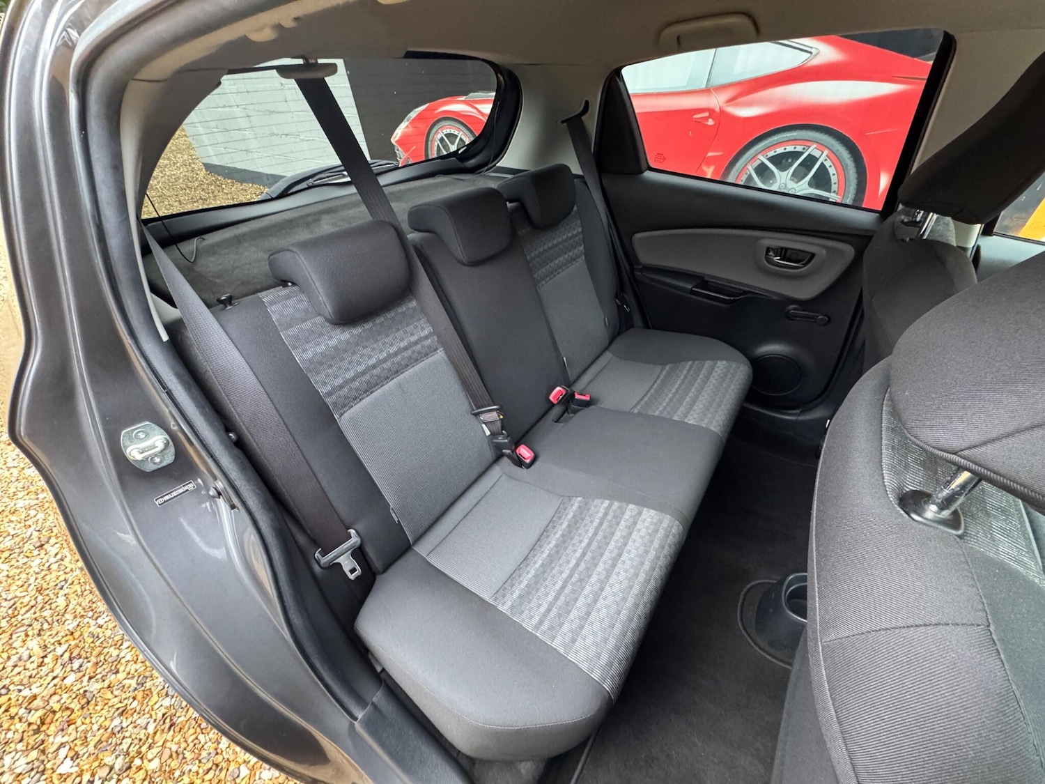 Used Toyota Yaris 2016 for sale - 77386931: Photo 35