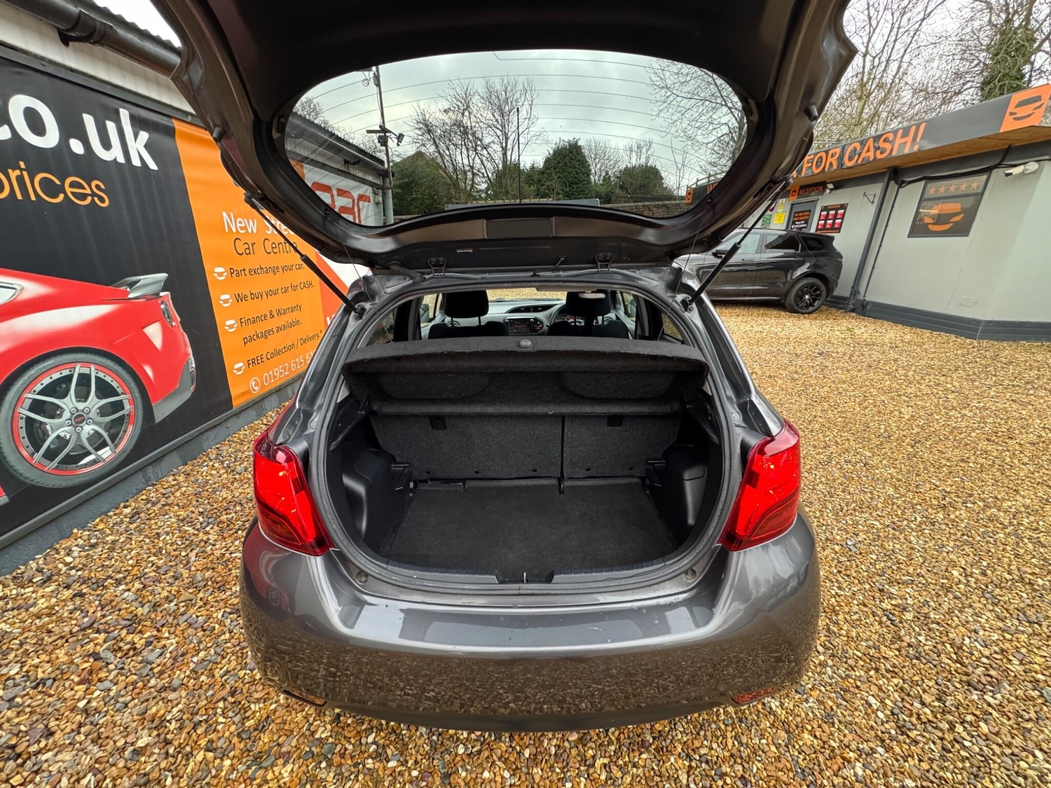 Used Toyota Yaris 2016 for sale - 77386931: Photo 37