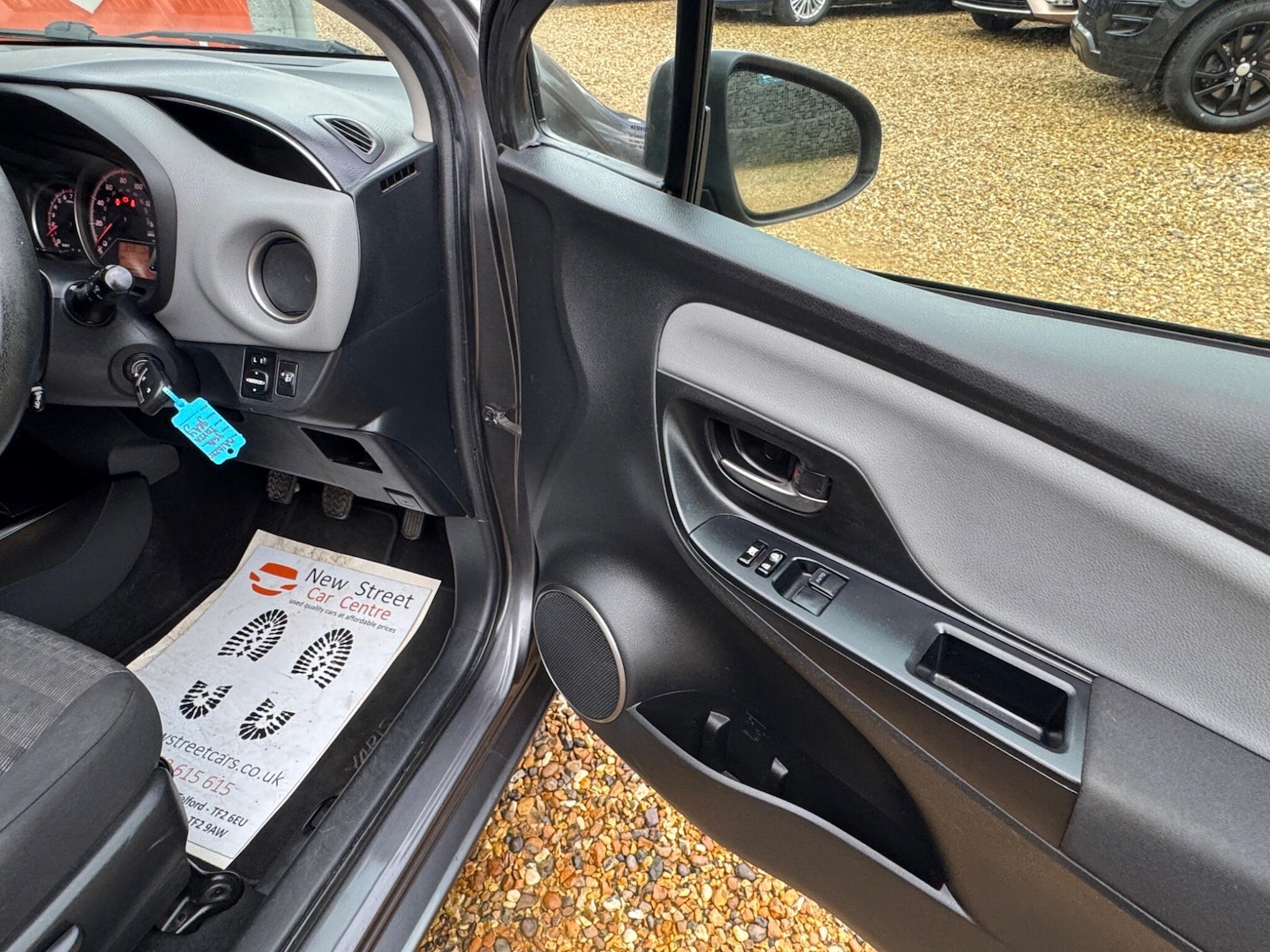 Used Toyota Yaris 2016 for sale - 77386931: Photo 39