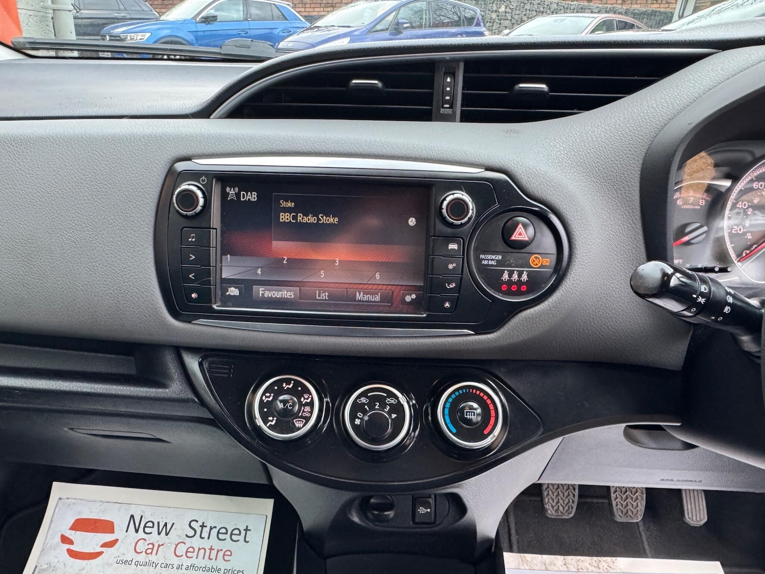 Used Toyota Yaris 2016 for sale - 77386931: Photo 41