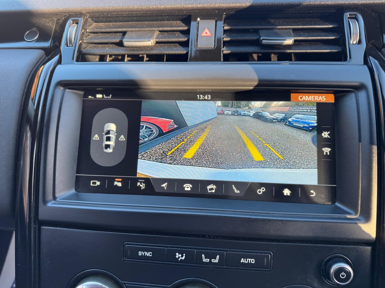 Used Land Rover Discovery 2019 for sale - 76702212: Photo 74