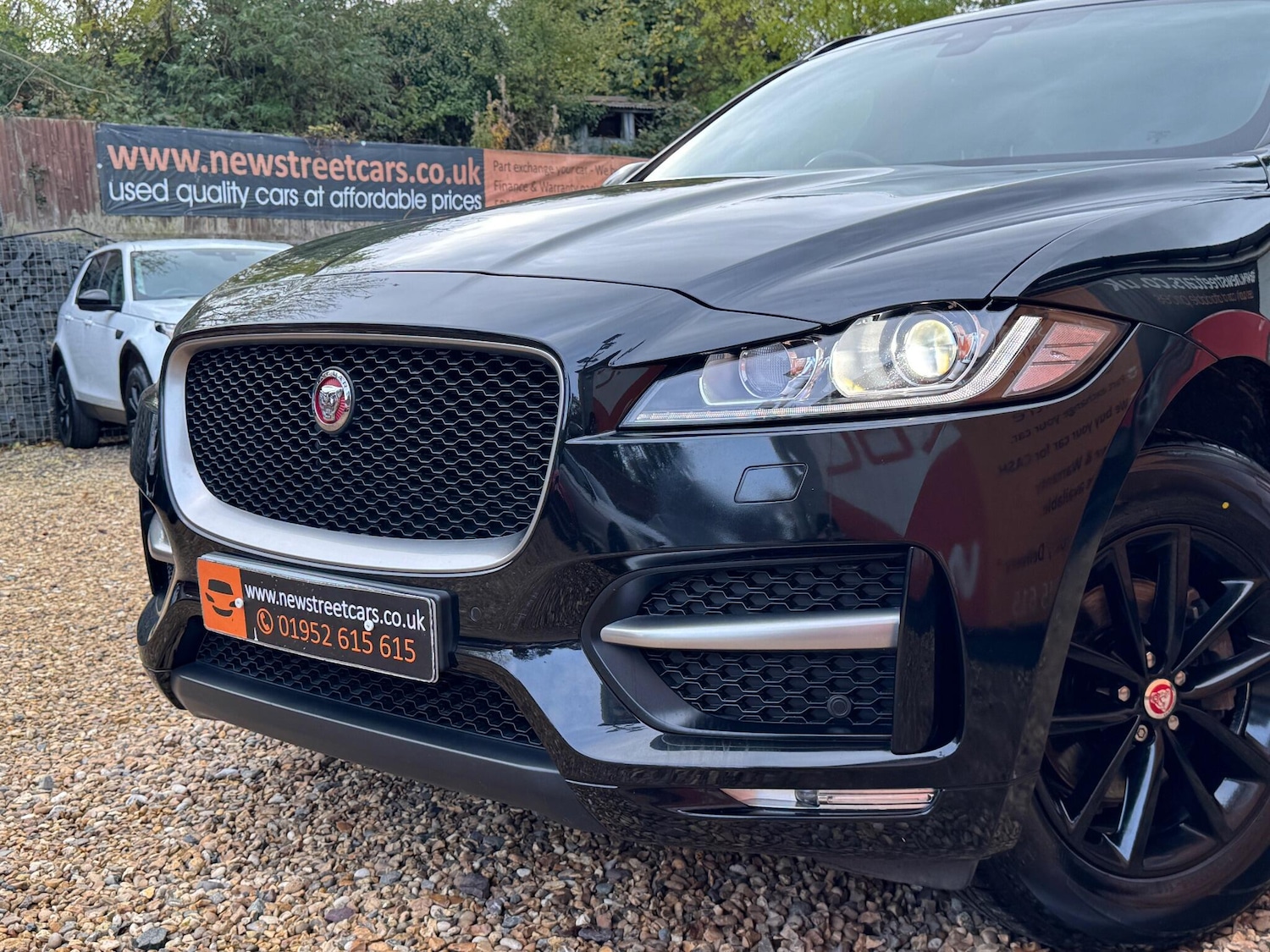Used Jaguar F-Pace 2018 for sale - 76409114: Photo 32