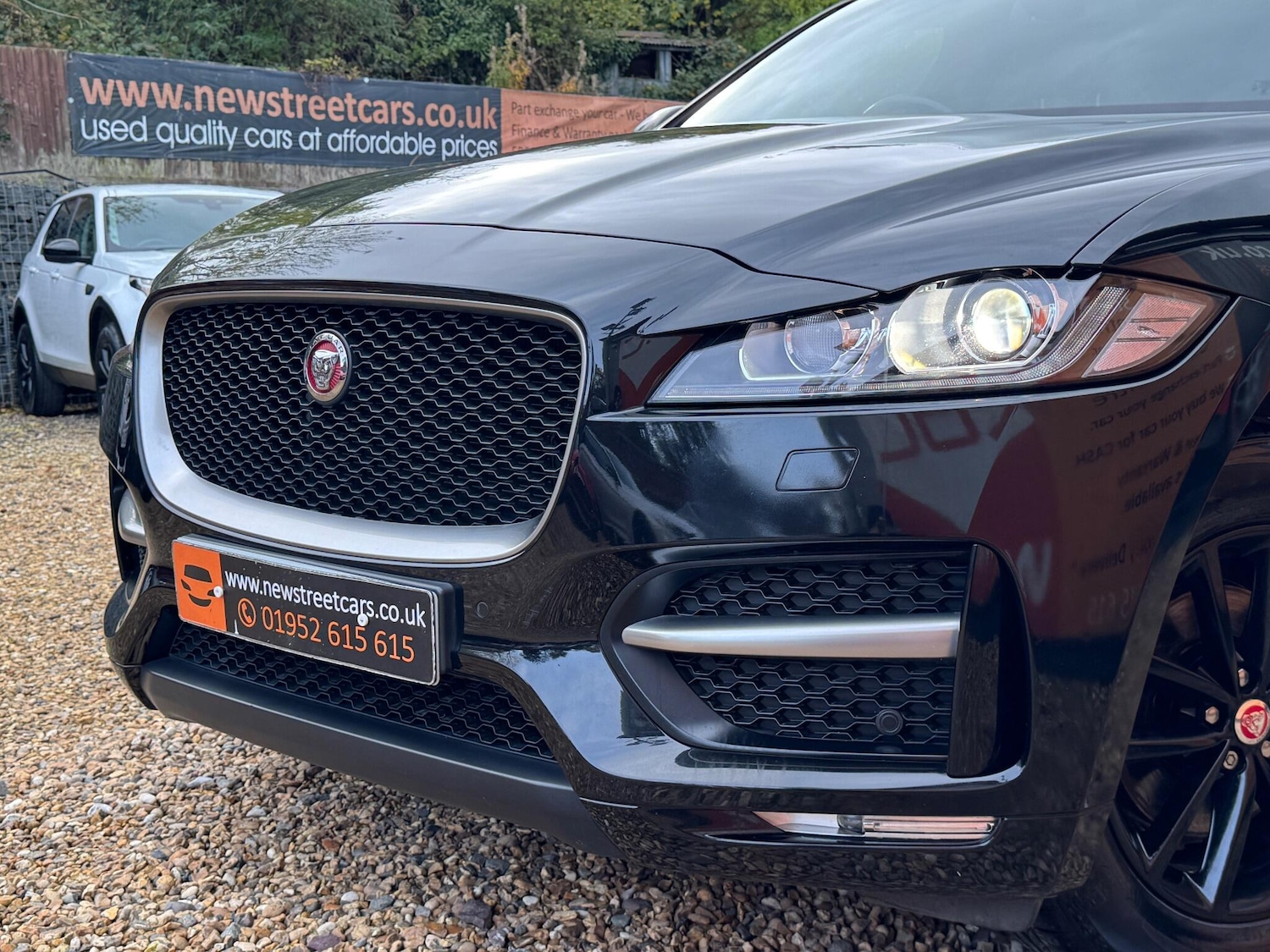 Used Jaguar F-Pace 2018 for sale - 76409114: Photo 37