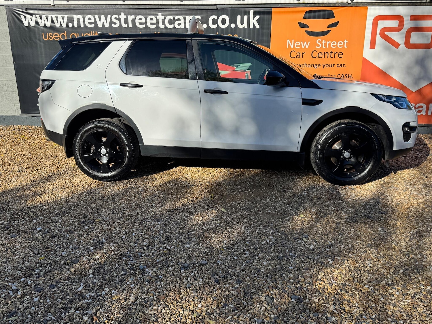 Used Land Rover Discovery Sport for sale - 76998960: Photo 5
