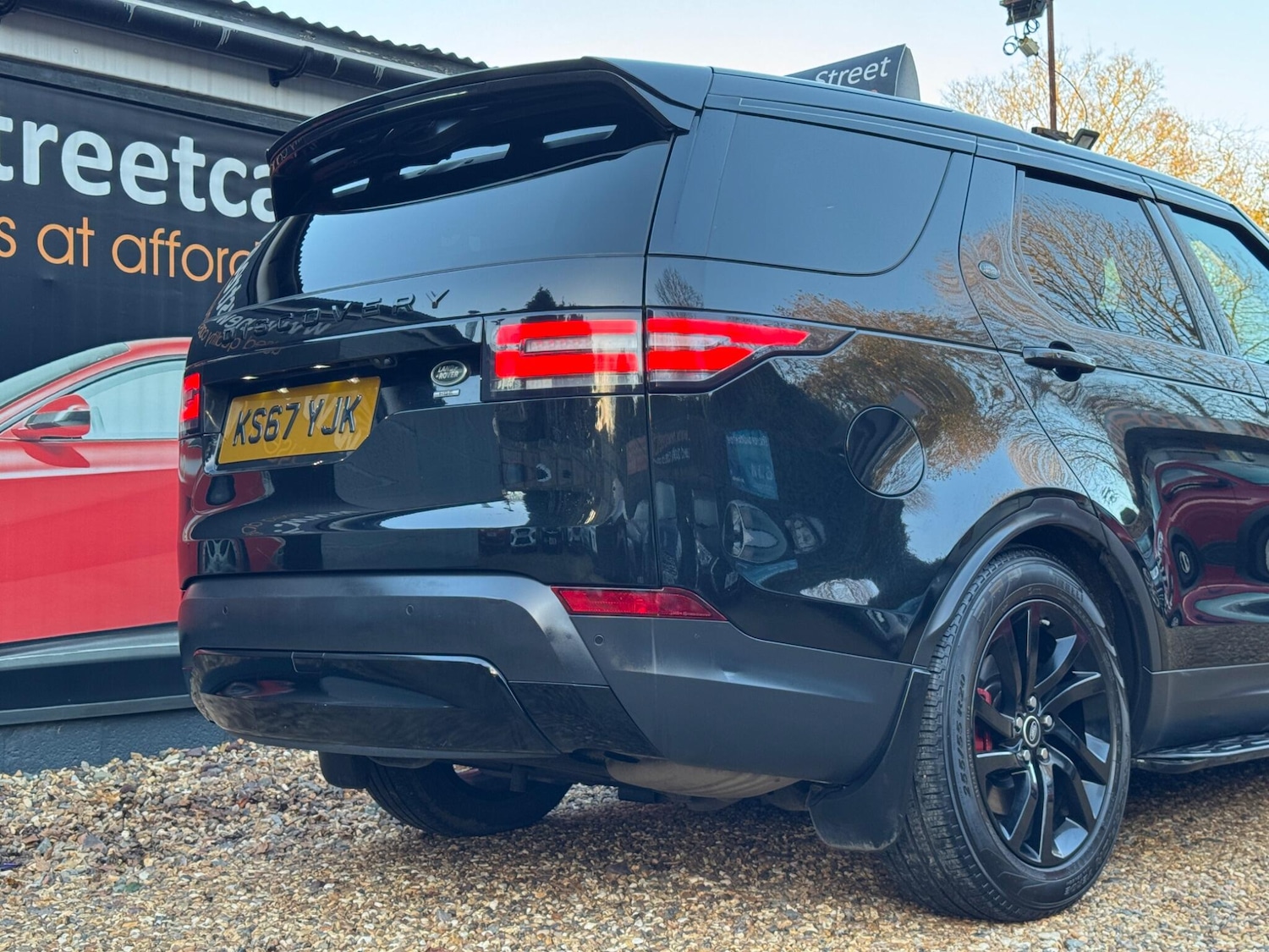 Used Land Rover Discovery 2017 for sale - 76701947: Photo 11