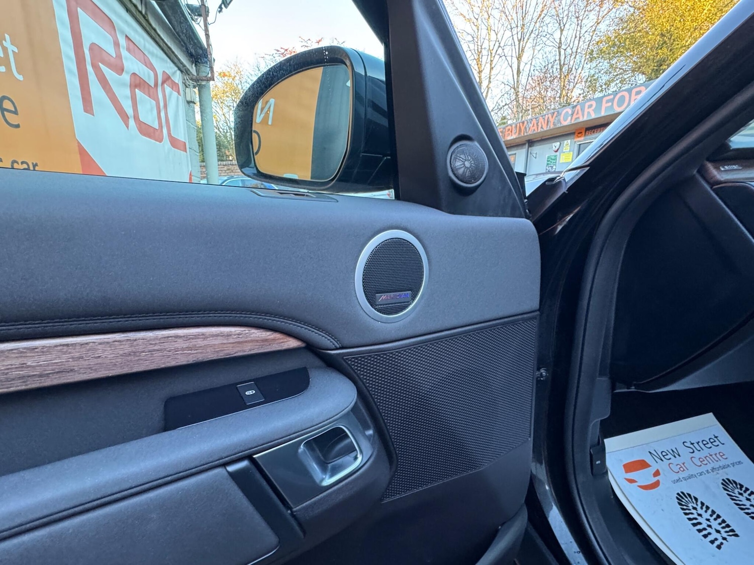 Used Land Rover Discovery 2017 for sale - 76701947: Photo 33