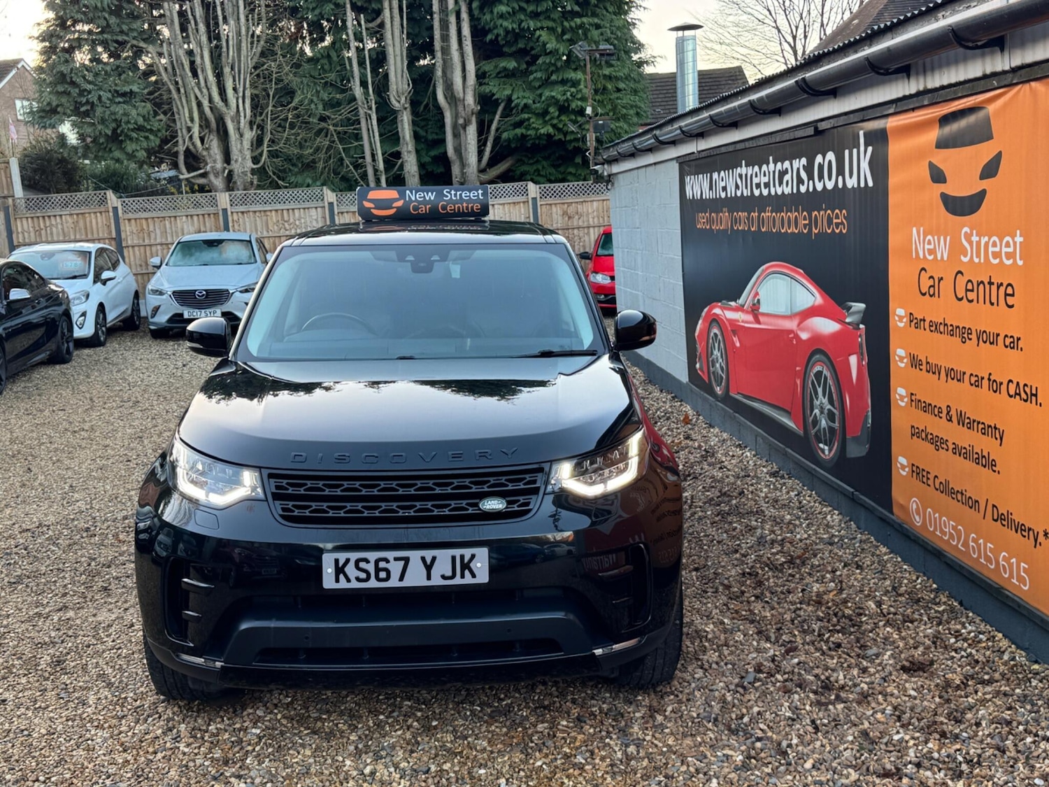 Used Land Rover Discovery 2017 for sale - 76701947: Photo 4