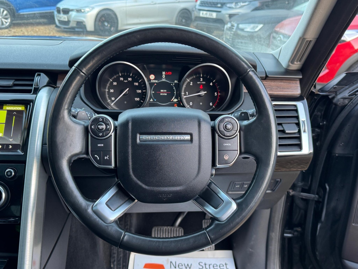 Used Land Rover Discovery 2017 for sale - 76701947: Photo 5