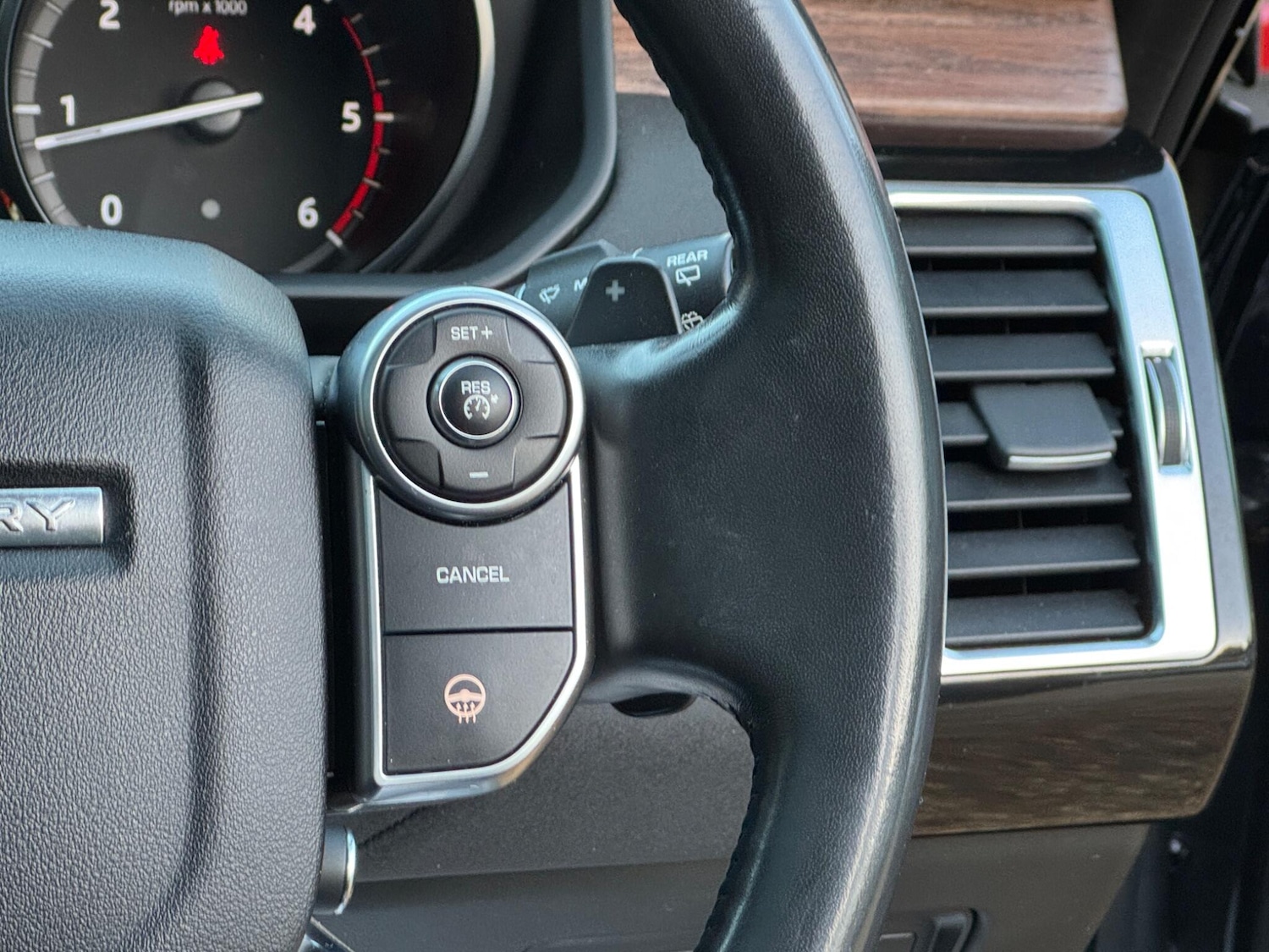 Used Land Rover Discovery 2017 for sale - 76701947: Photo 57