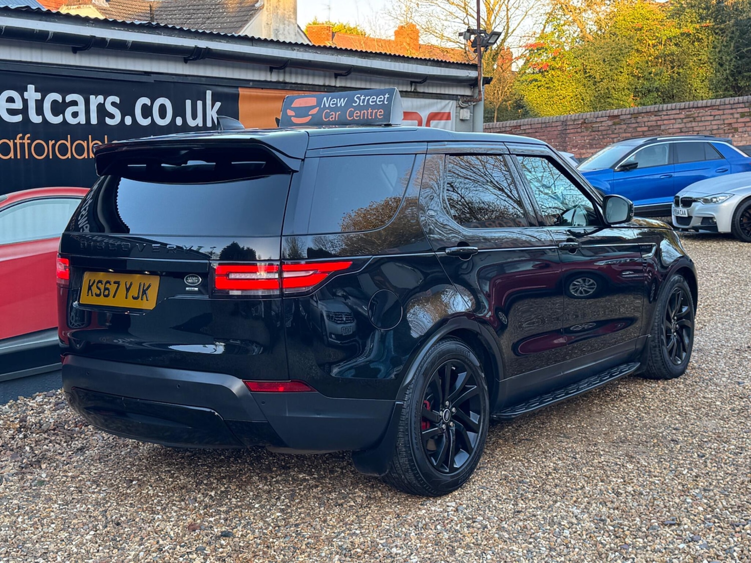 Used Land Rover Discovery 2017 for sale - 76701947: Photo 8