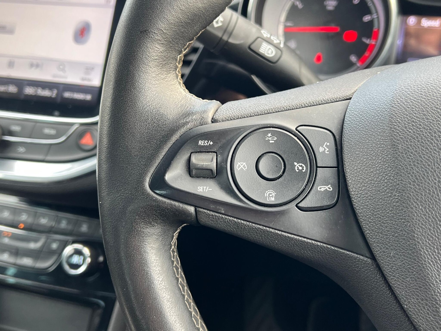 Used Vauxhall Astra 2018 for sale - 76849702: Photo 40