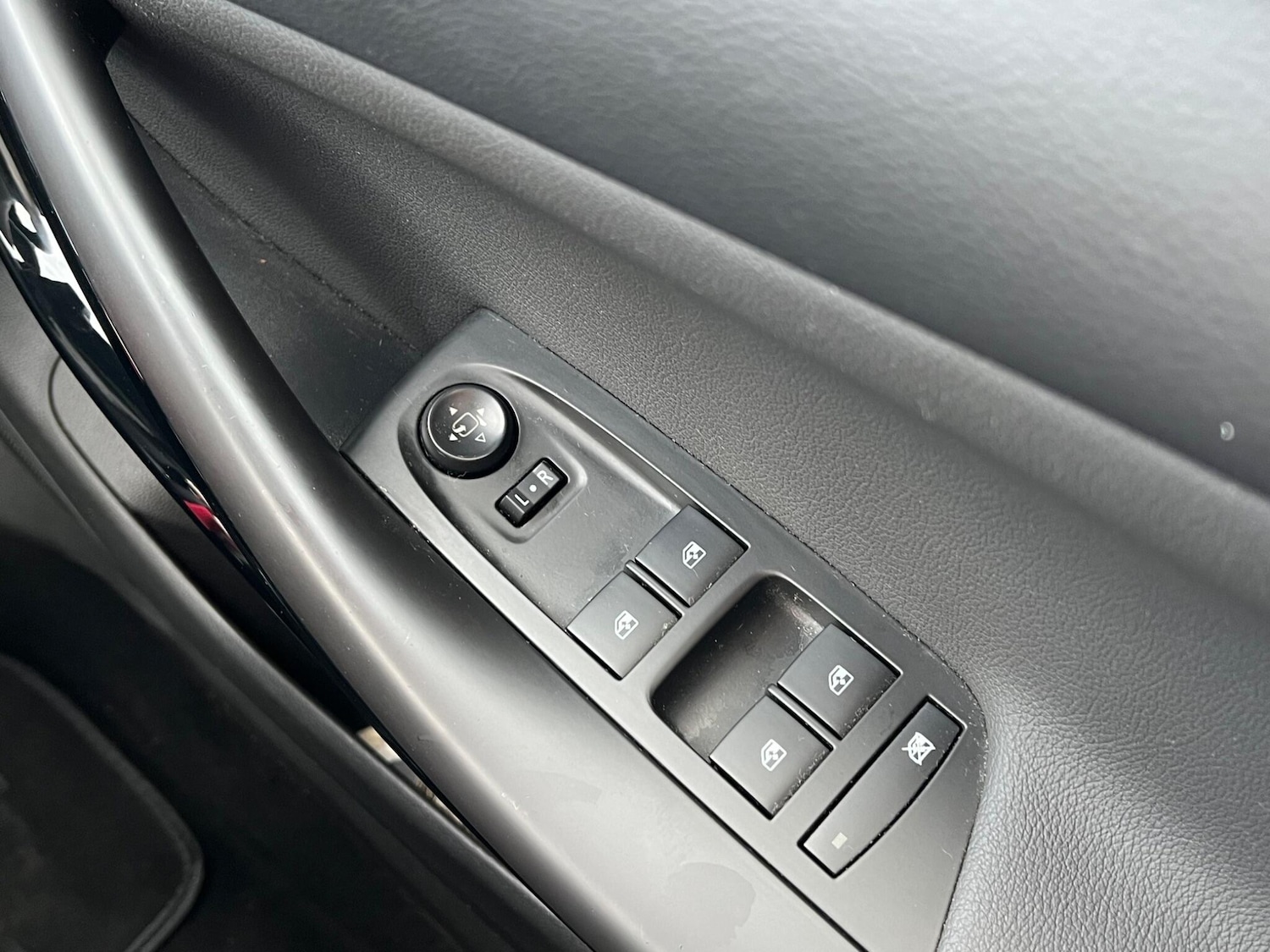 Used Vauxhall Astra 2018 for sale - 76849702: Photo 43