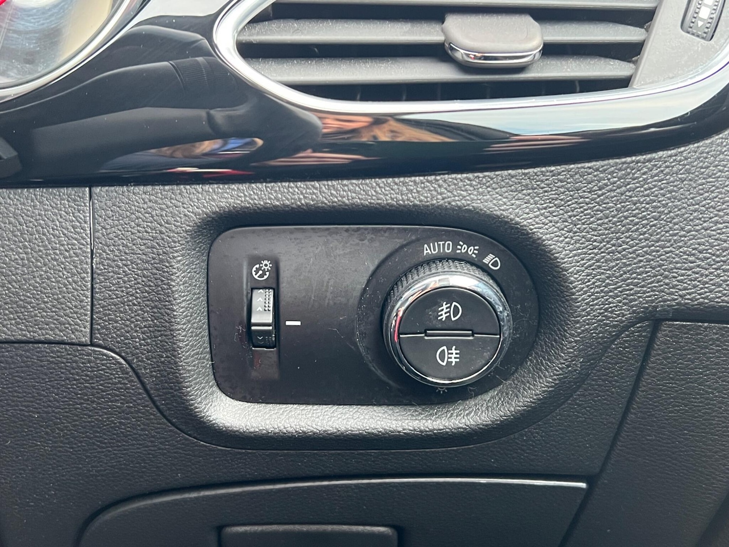 Used Vauxhall Astra 2018 for sale - 76849702: Photo 44