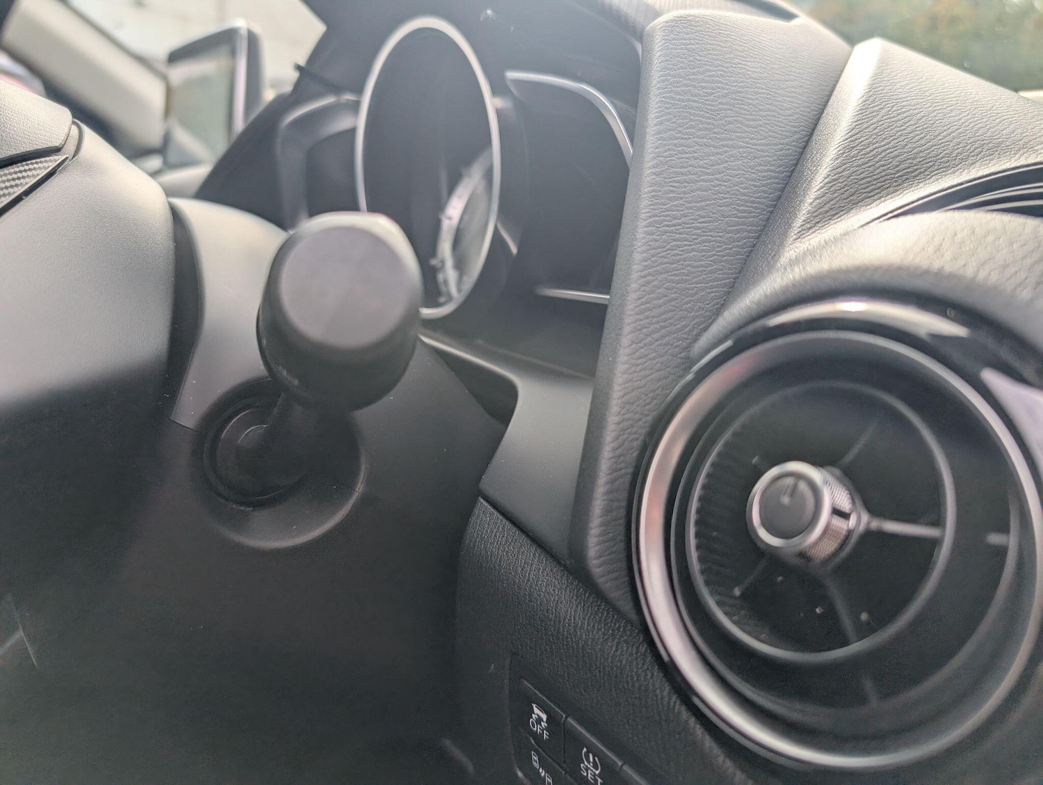 Used Mazda Mazda2 2016 for sale - 76388513: Photo 36