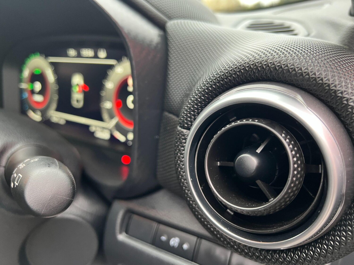 Used Nissan Juke 2024 for sale - 76166683: Photo 31