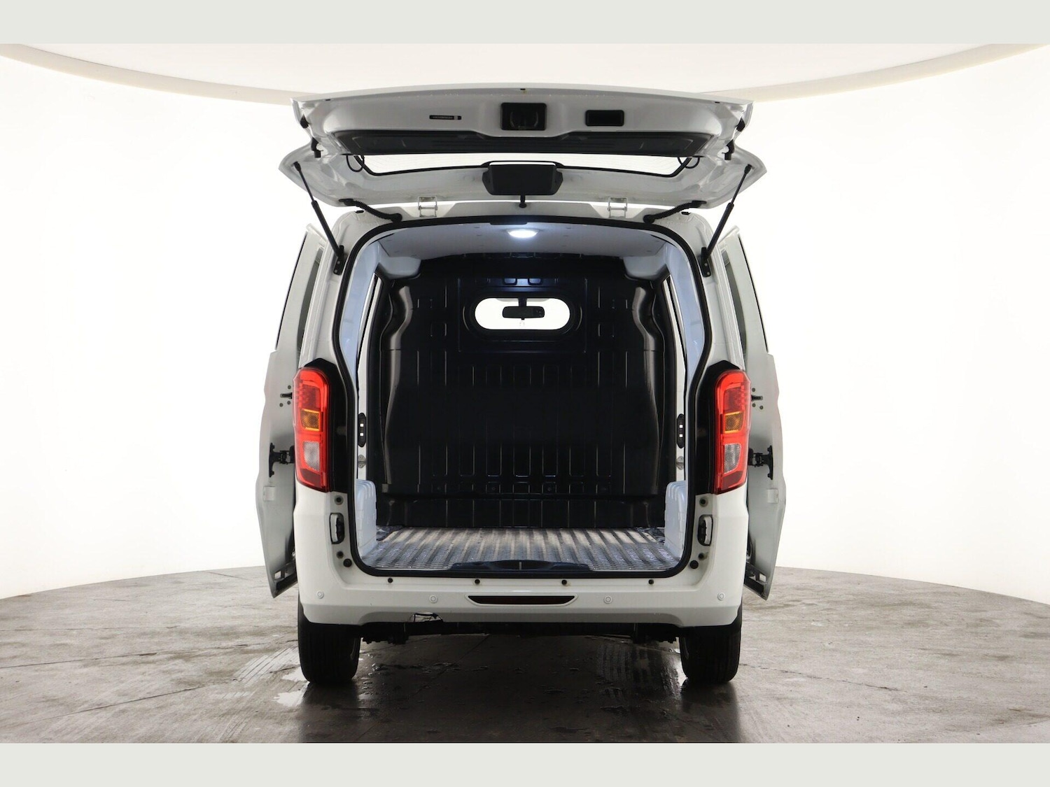 Used BYD ETP3 2024 for sale - 77538204: Photo 2