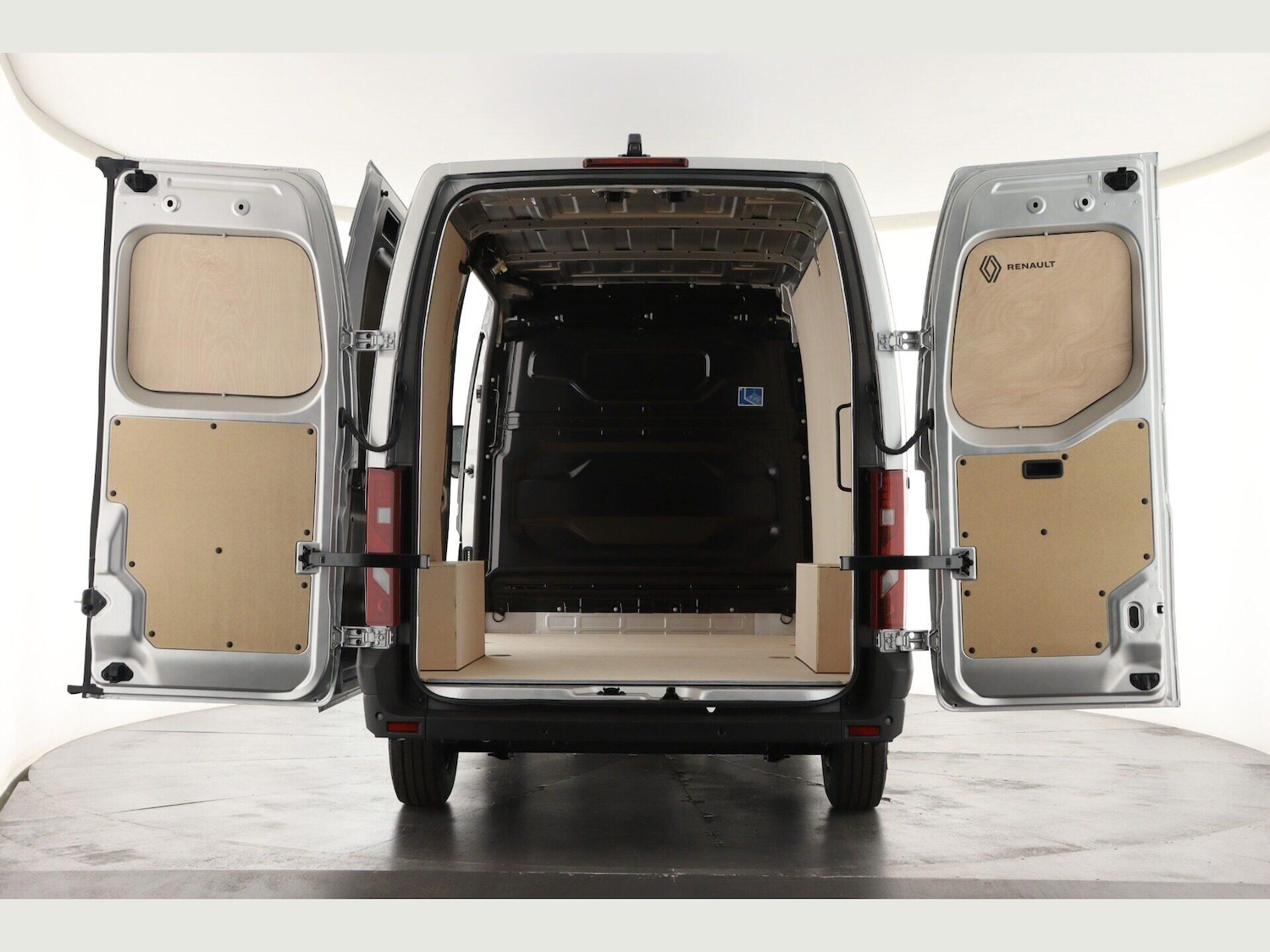 Used Renault Master 2025 for sale - 77358781: Photo 2