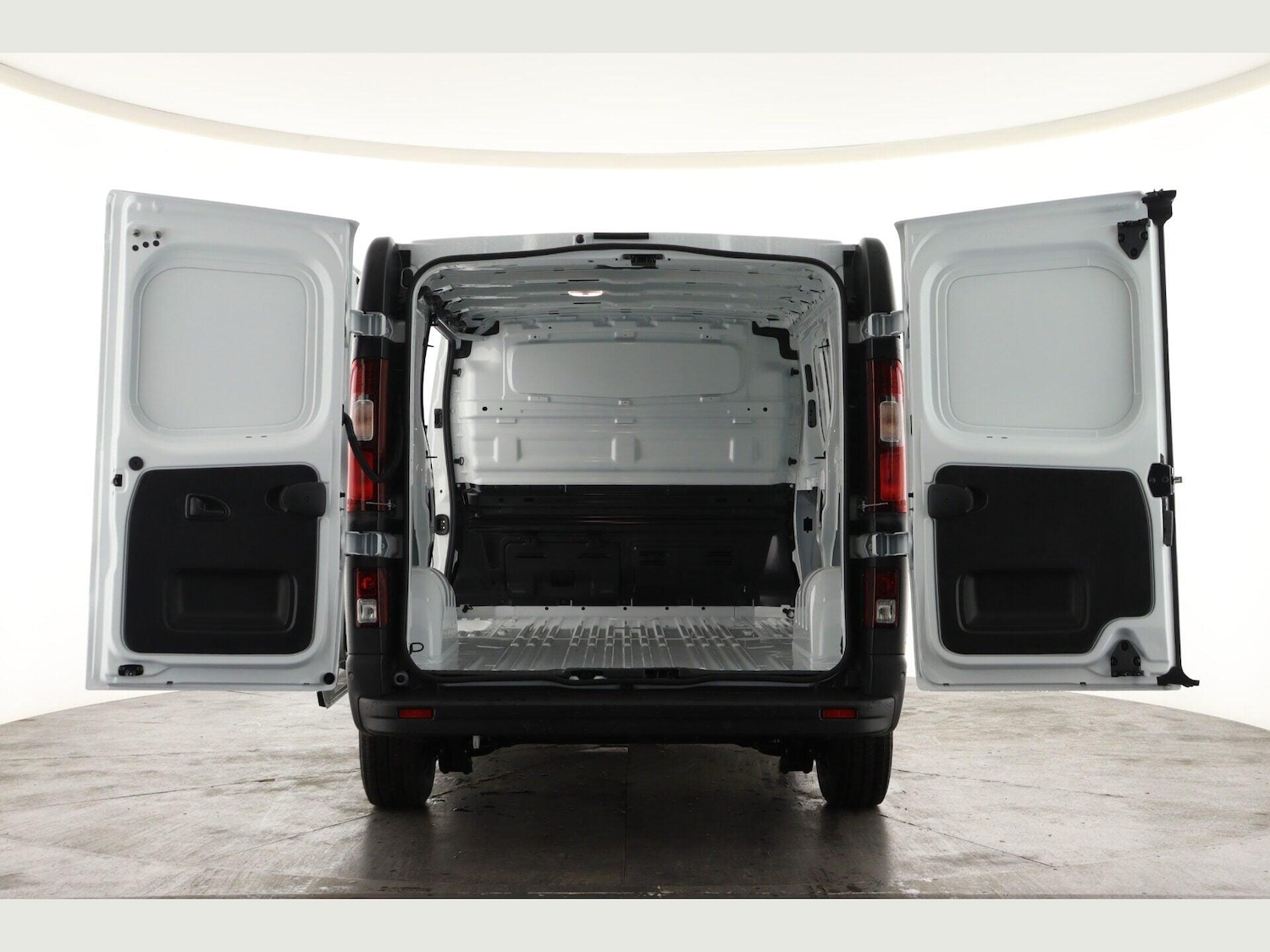 Used Nissan Primastar 2025 for sale - 77550506: Photo 2