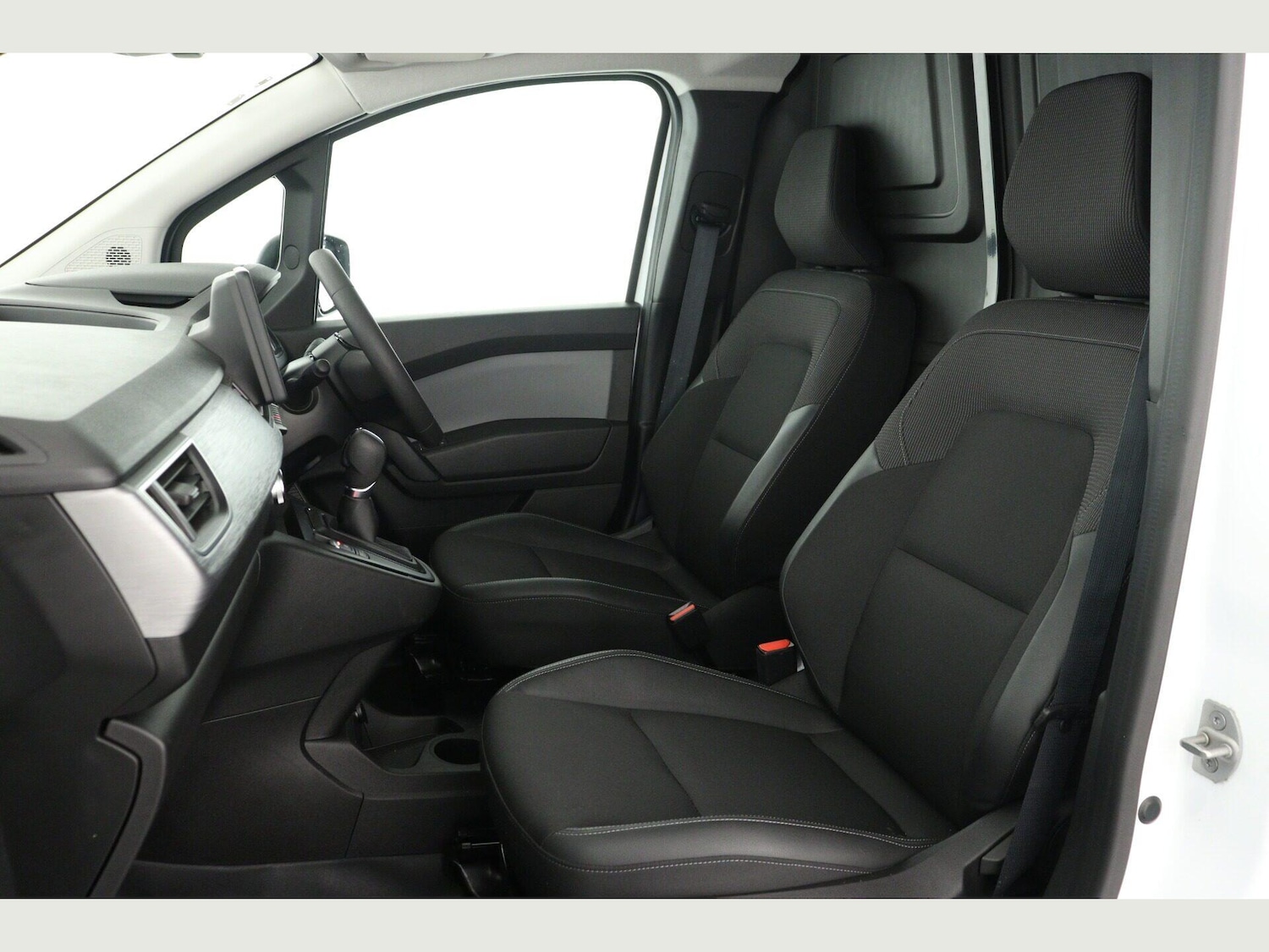 Used Renault Kangoo 2024 for sale - 77550392: Photo 11