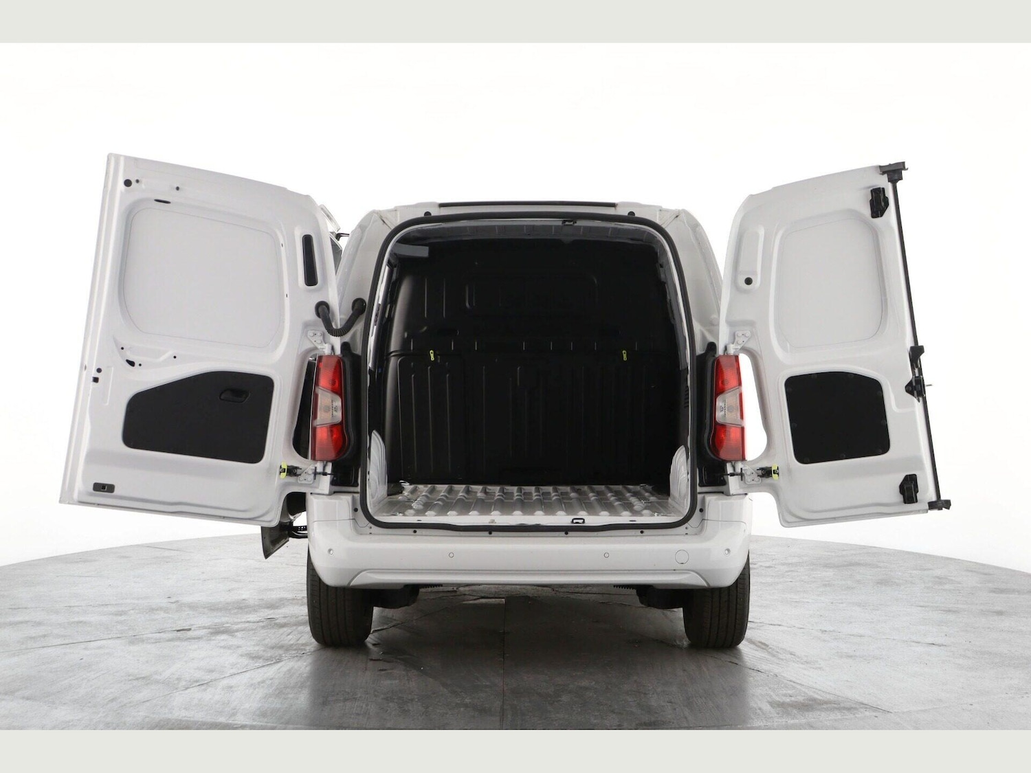 Used Vauxhall Combo 2024 for sale - 77537196: Photo 2