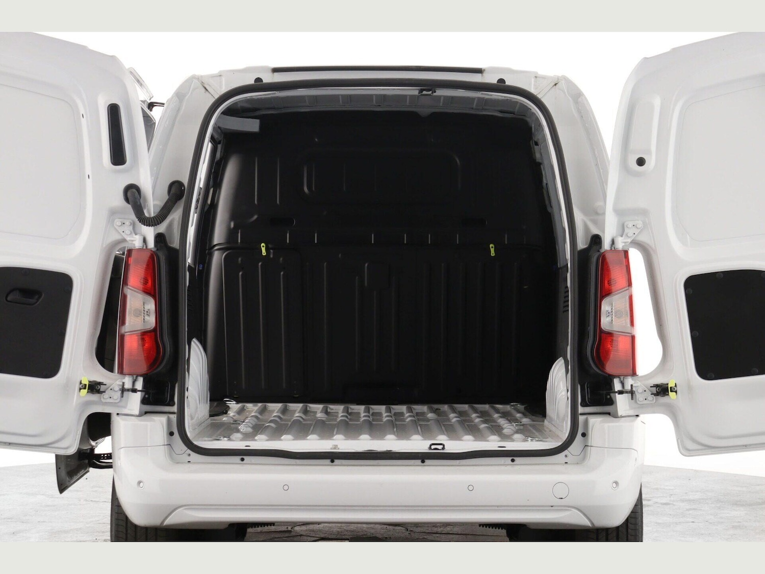 Used Vauxhall Combo 2024 for sale - 77537196: Photo 3