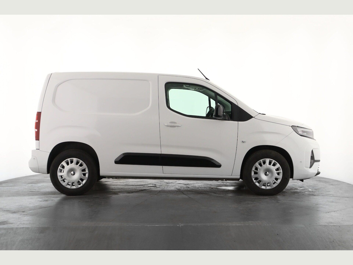 Used Vauxhall Combo 2024 for sale - 77537196: Photo 5