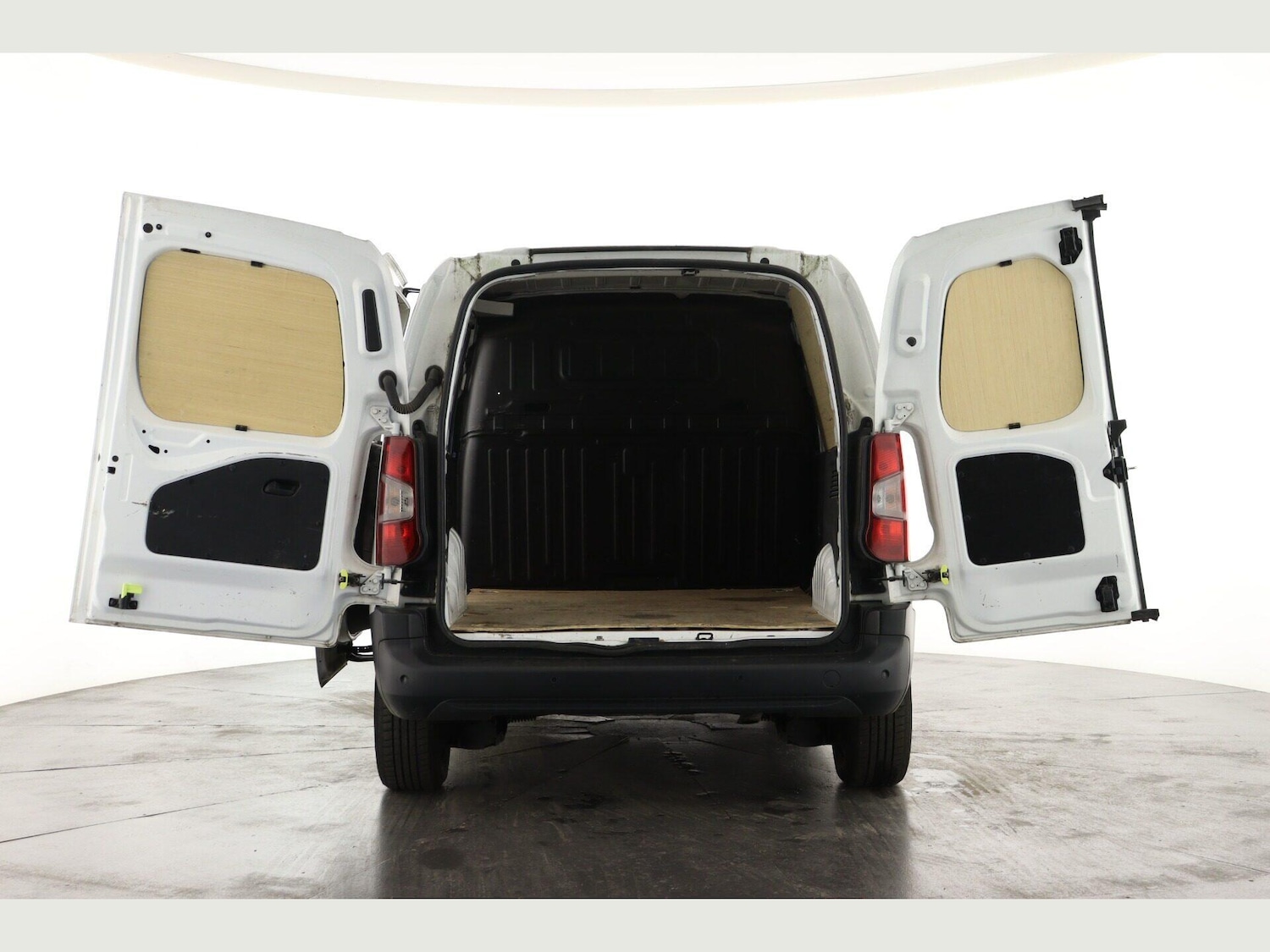 Used Vauxhall Combo 2021 for sale - 76997282: Photo 2