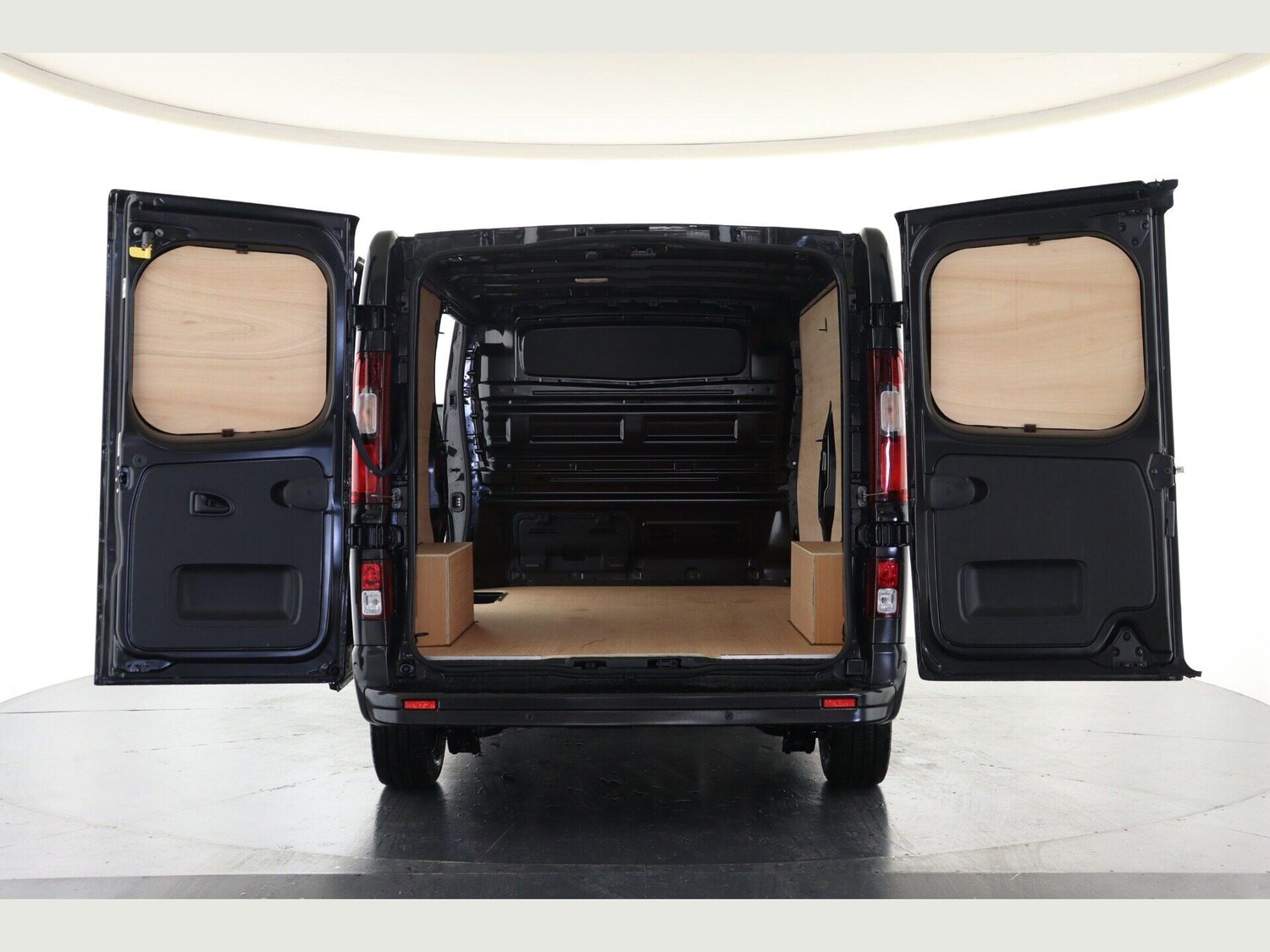 Used Renault Trafic for sale - 78046772: Photo 2