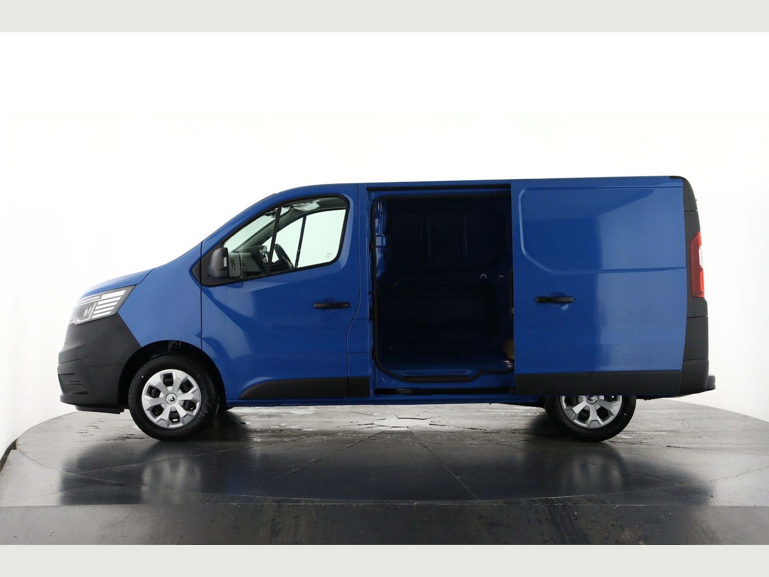 Used Renault Trafic 2023 for sale - 76991840: Photo 10