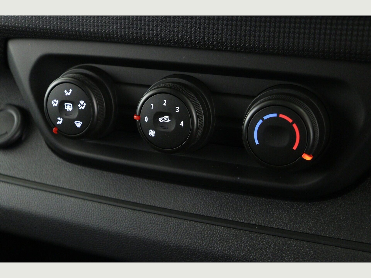 Used Renault Trafic 2023 for sale - 76991840: Photo 18