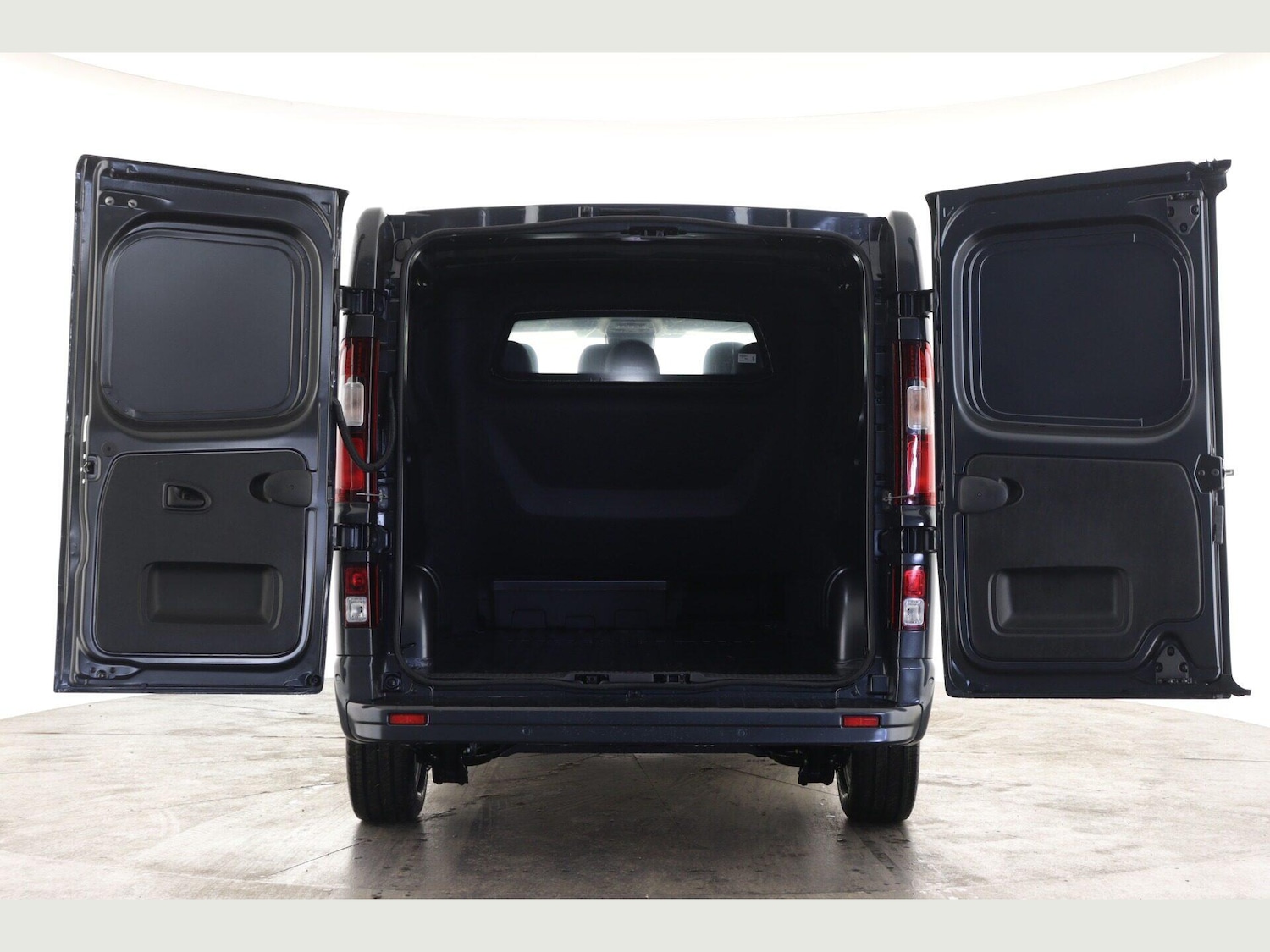 Used Renault Trafic 2026 for sale - 78018815: Photo 2