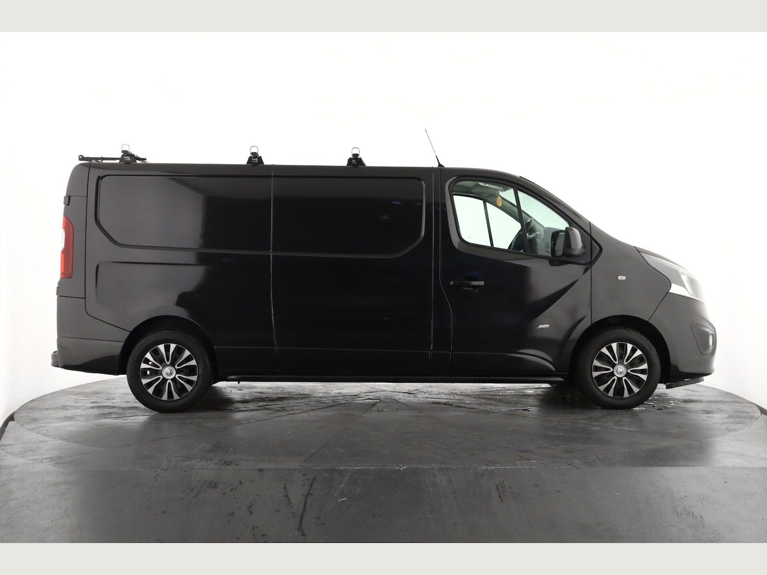 Used Vauxhall Vivaro 2017 for sale - 77882945: Photo 5