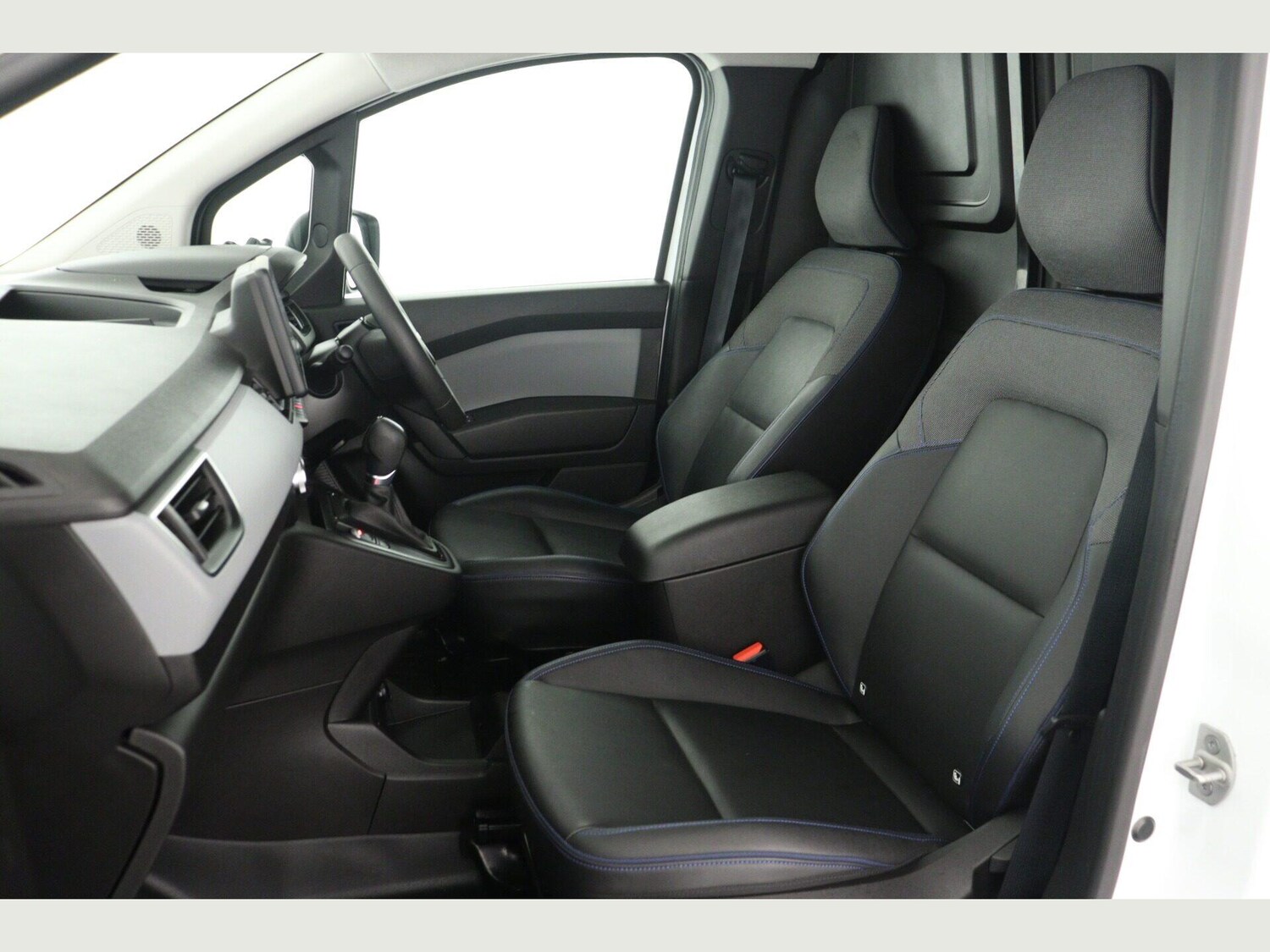 Used Nissan Other 2023 for sale - 77131581: Photo 11