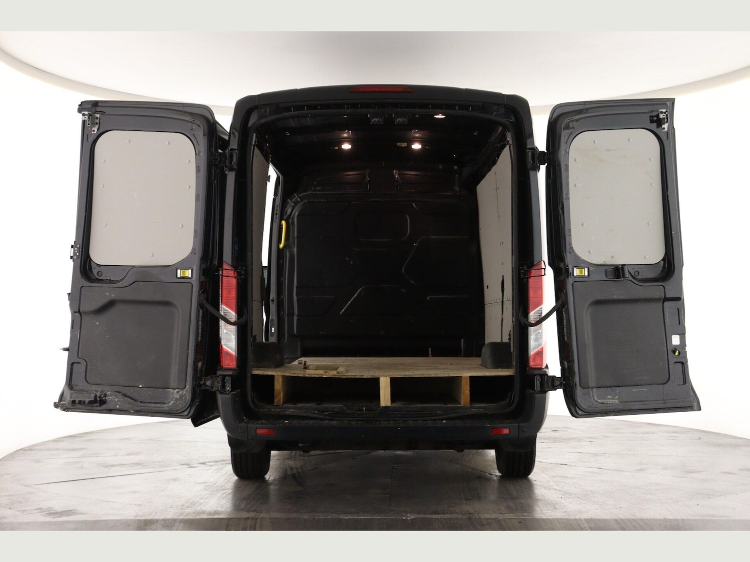 Used Ford Transit for sale - 77175863: Photo 2