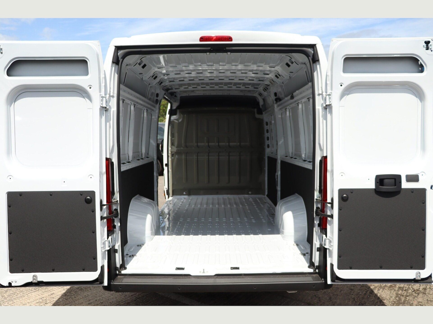 Used Peugeot Boxer for sale - 77754070: Photo 2