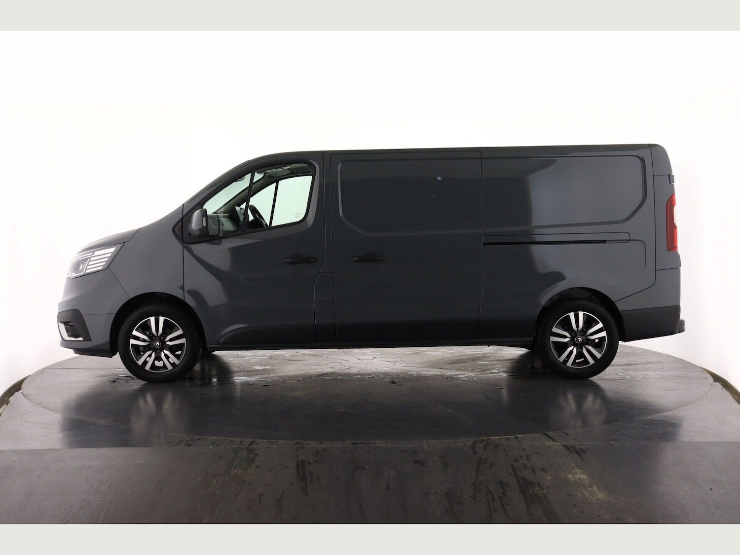 Used Renault Trafic 2025 for sale - 76801120: Photo 8