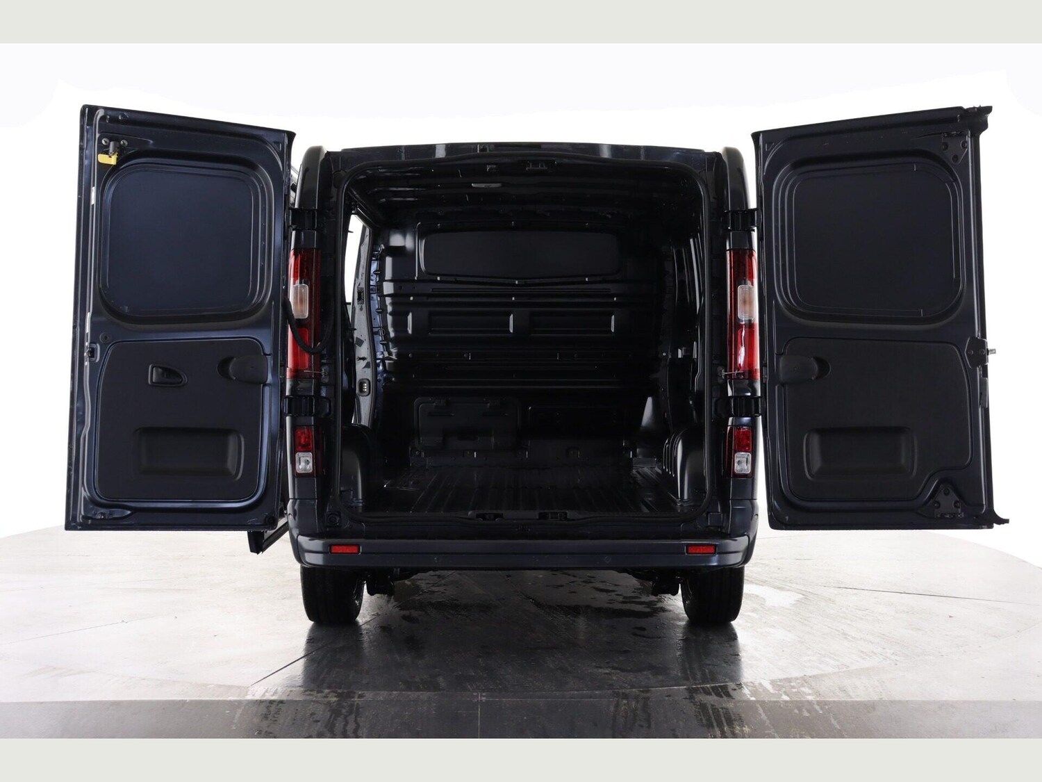 Used Renault Trafic for sale - 78046756: Photo 2