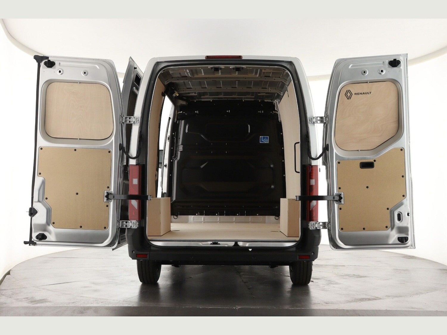 Used Renault Master 2025 for sale - 77376118: Photo 2