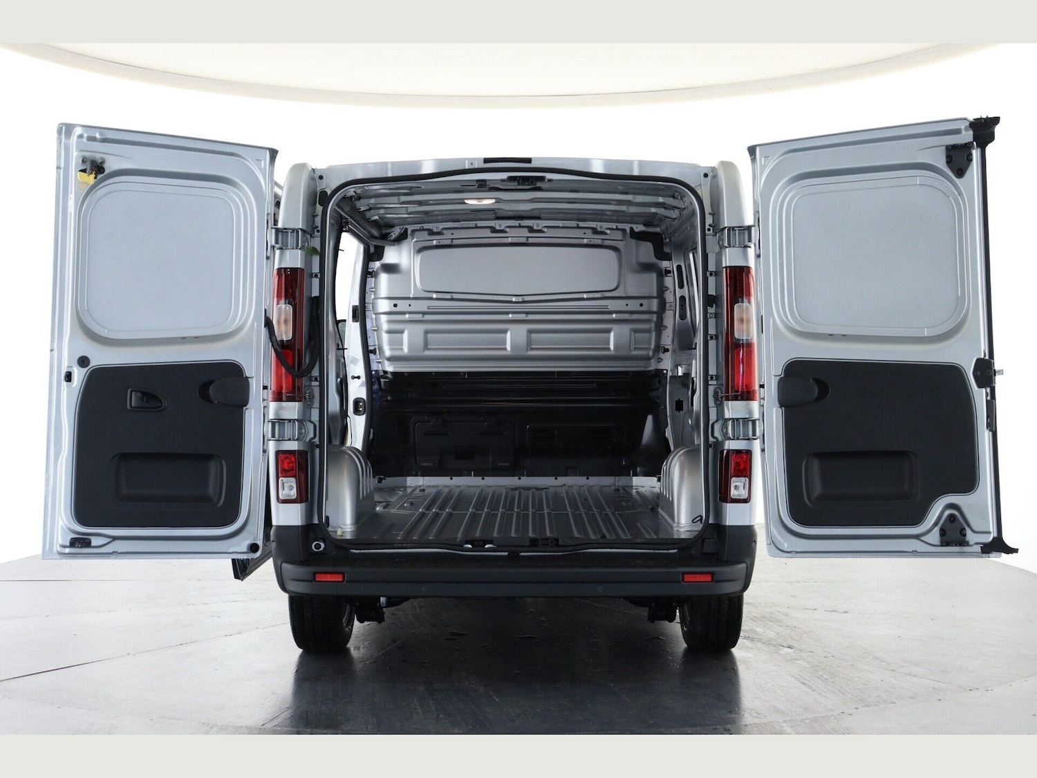 Used Renault Trafic 2025 for sale - 76994556: Photo 2