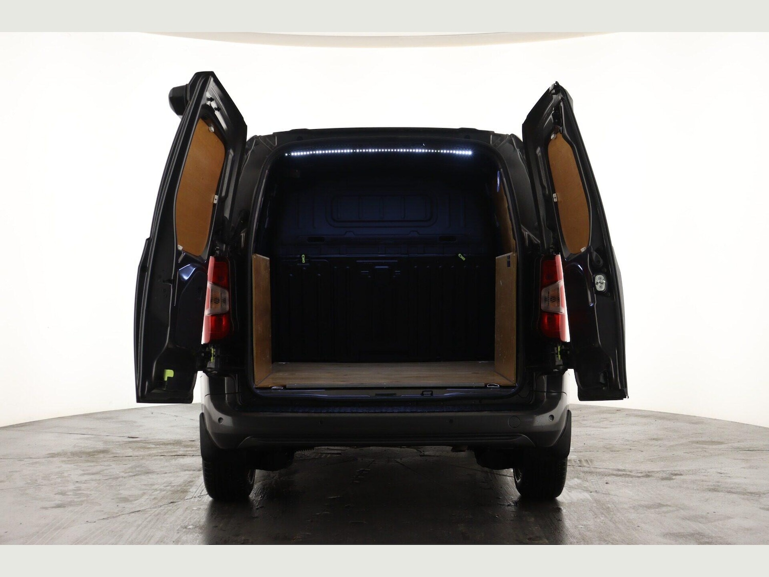 Used Peugeot Partner 2022 for sale - 77130836: Photo 2